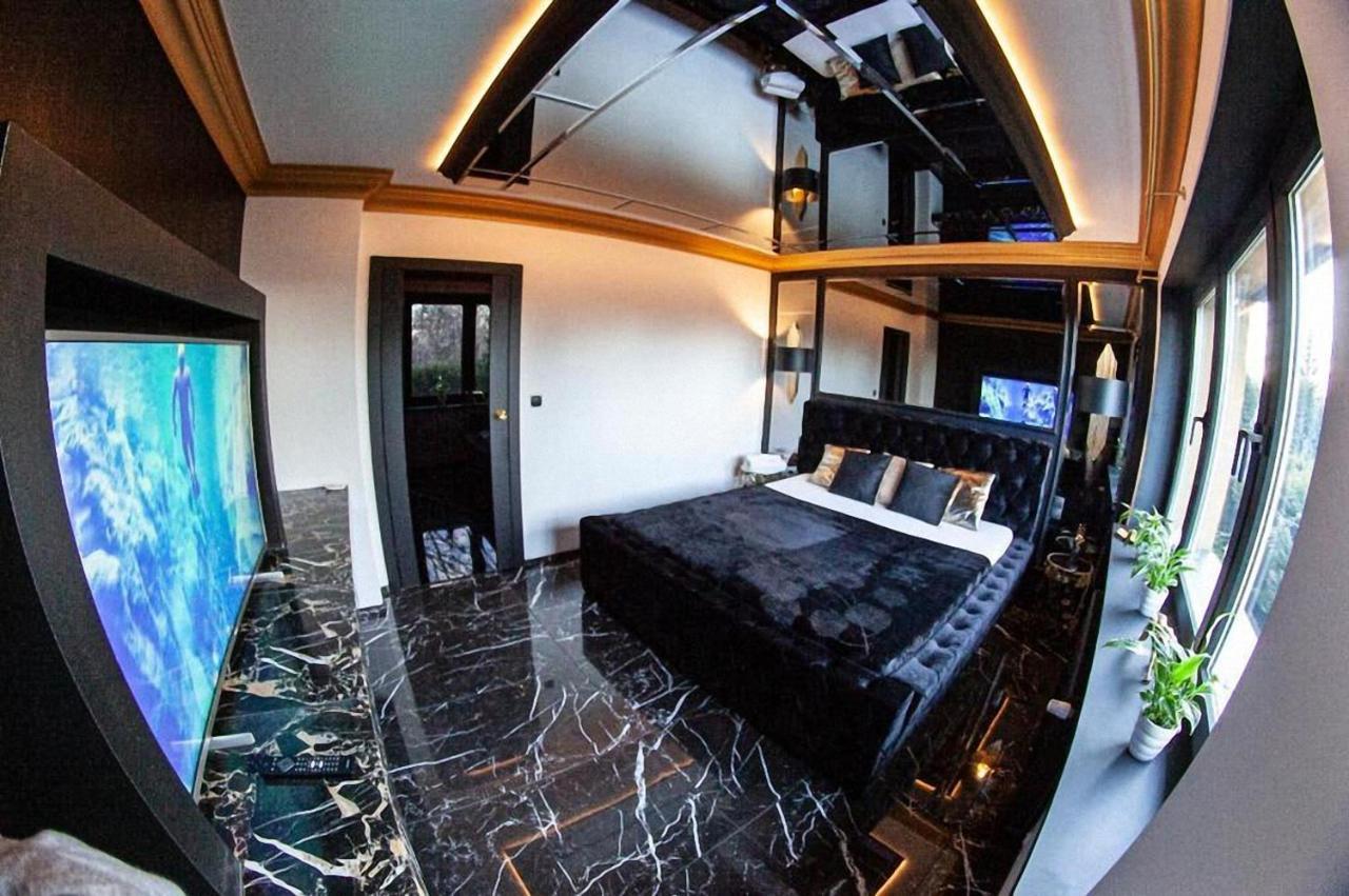 Black Night Willa Pulkowa Apartment Warsawa Bagian luar foto